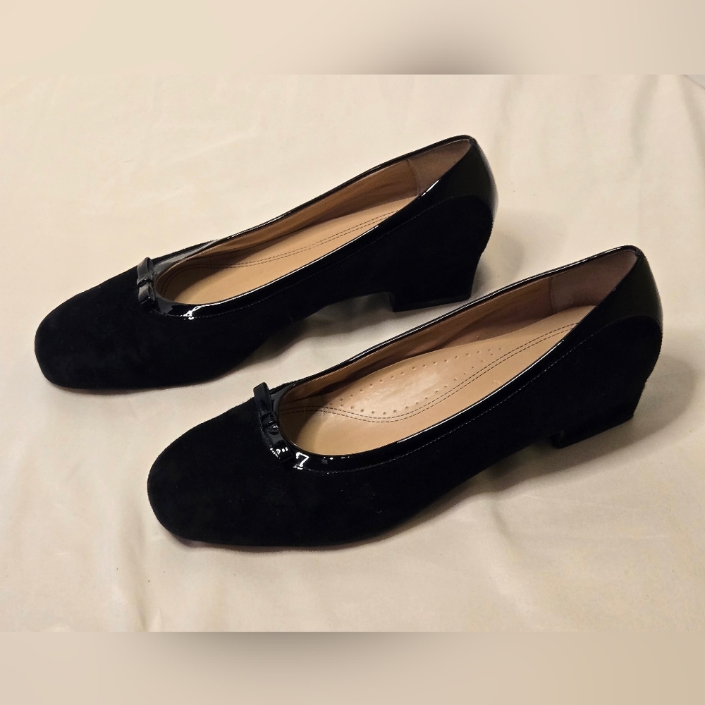 Trotters Women's Suede Leather Black Size 9W Patent Leather Trim Heels
